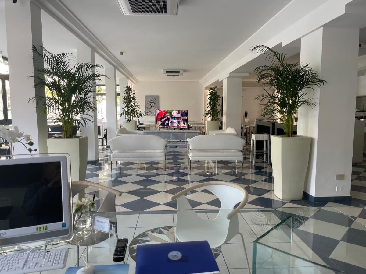 Hotel Athena ลินญาโน ซับเบียโดโร ภายนอก รูปภาพ